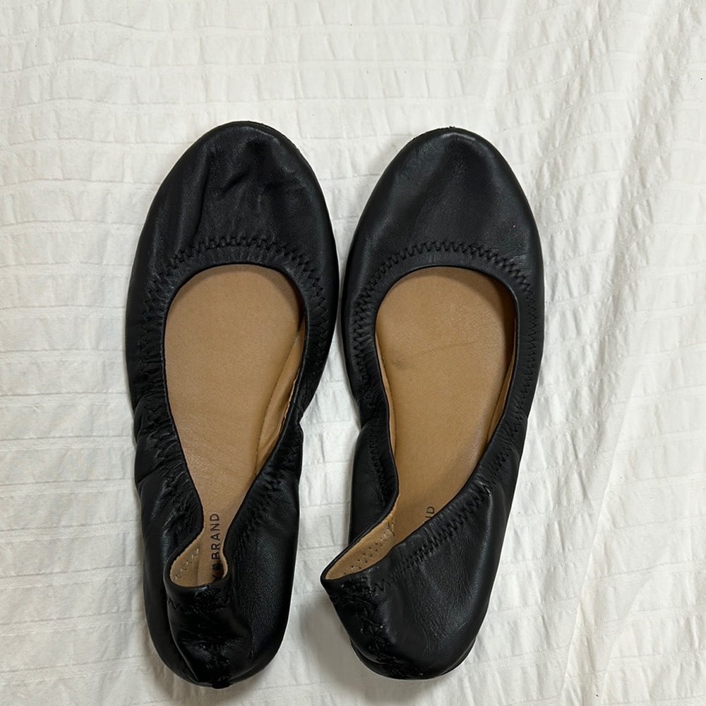 The Foldable Black Ballet Flats